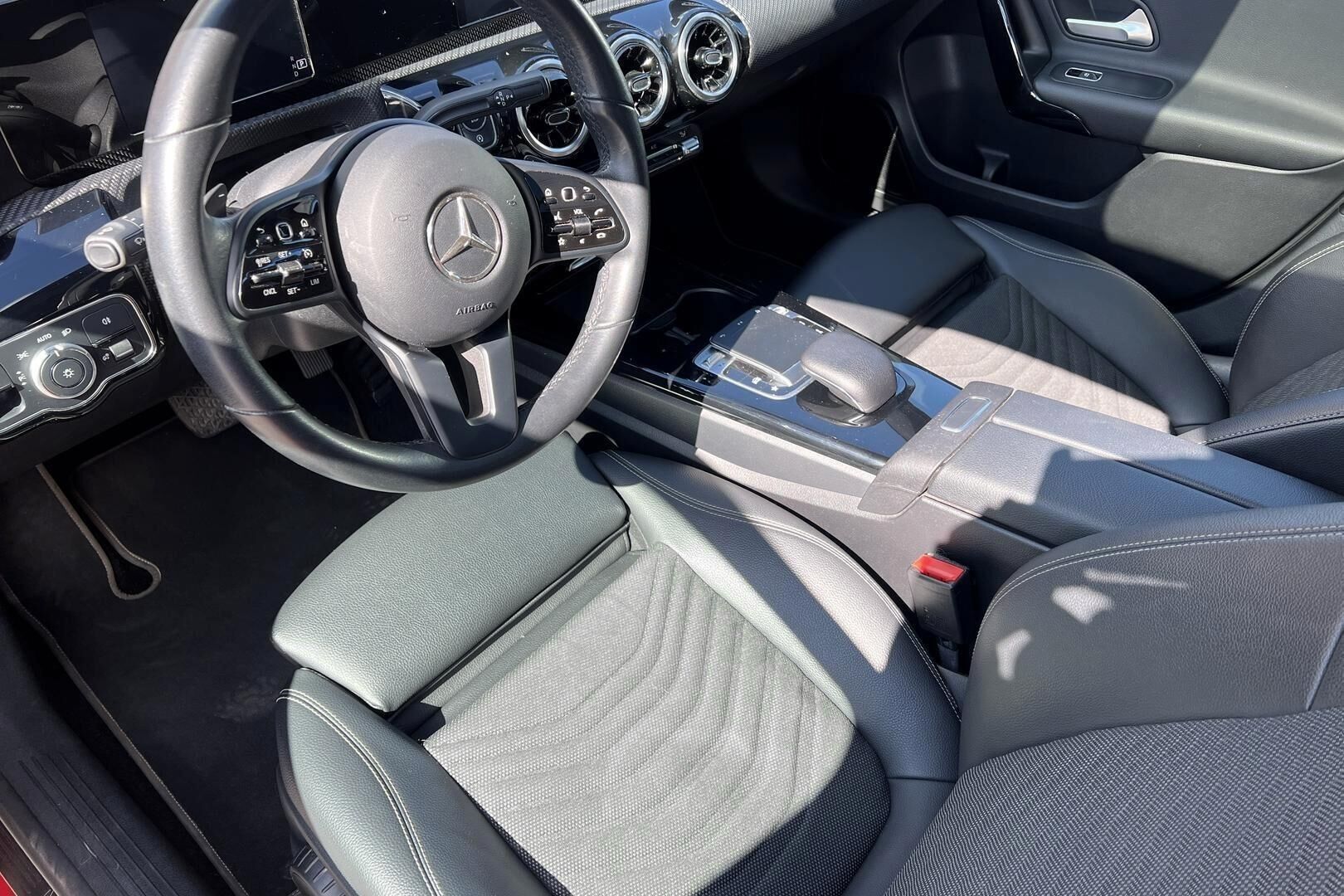 Mercedes-Benz A iso kuva 2