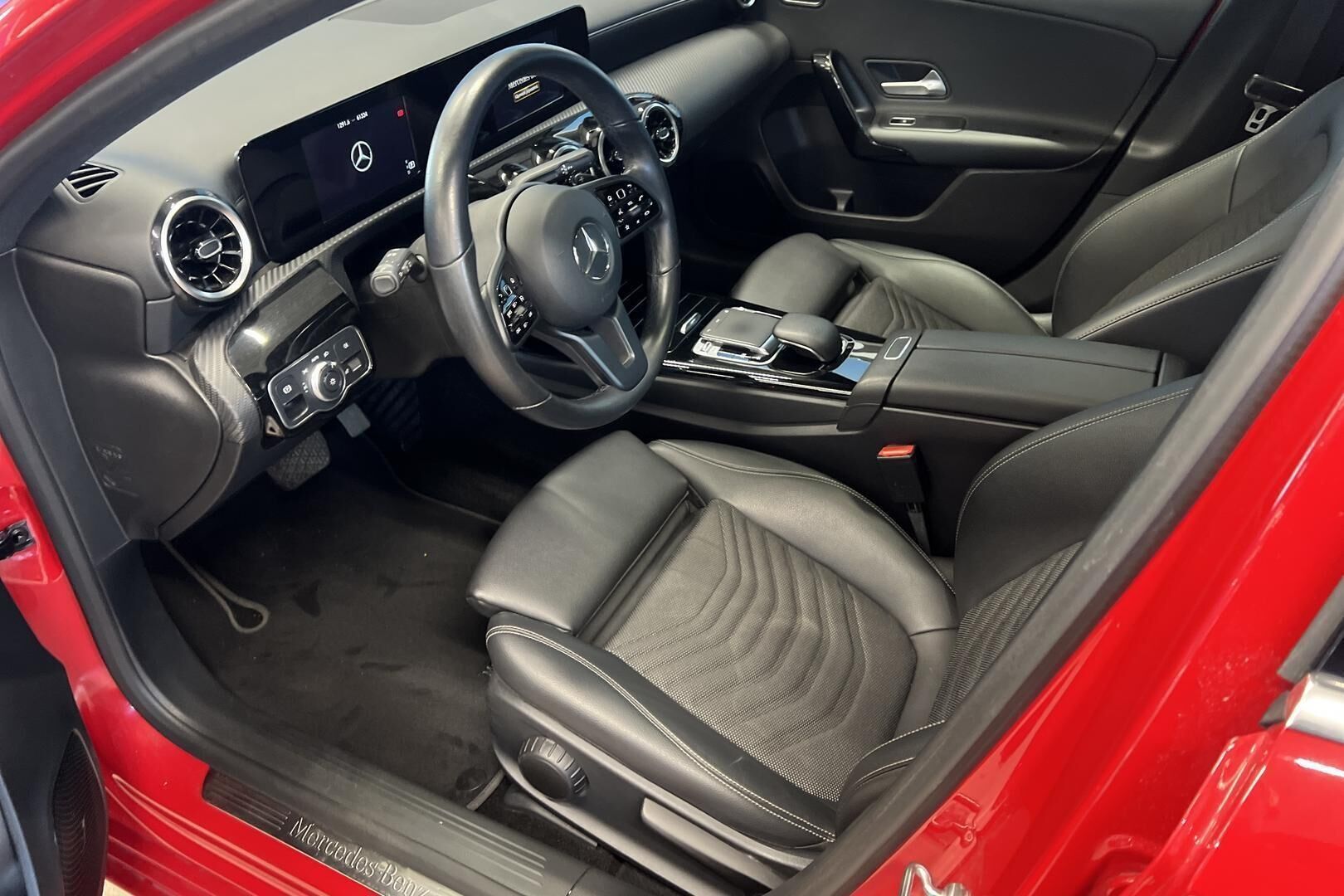Mercedes-Benz A iso kuva 9
