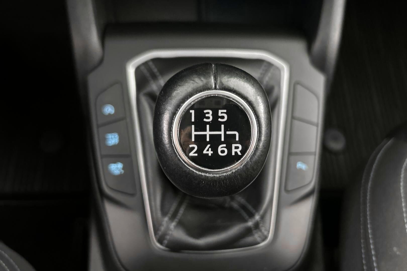 Ford Focus iso kuva 17