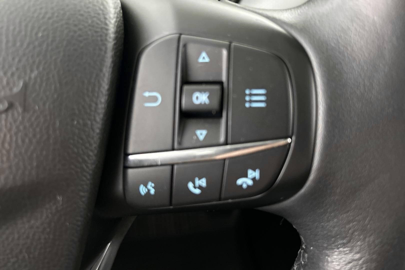 Ford Focus iso kuva 19