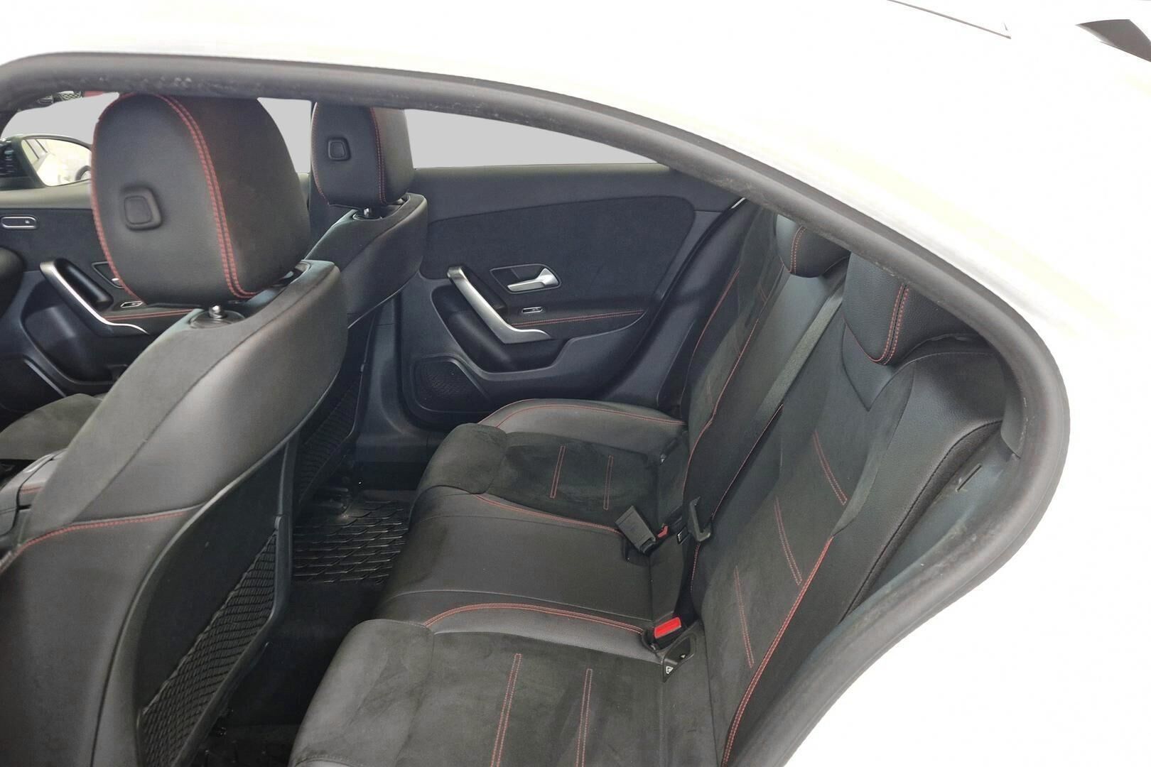Mercedes-Benz A iso kuva 8