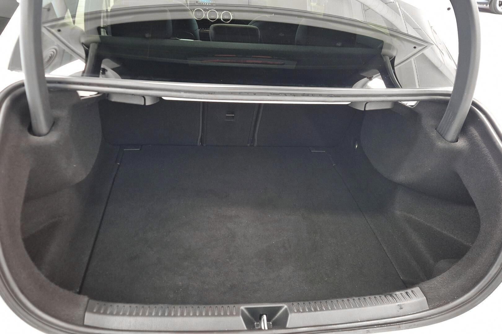 Mercedes-Benz A iso kuva 10