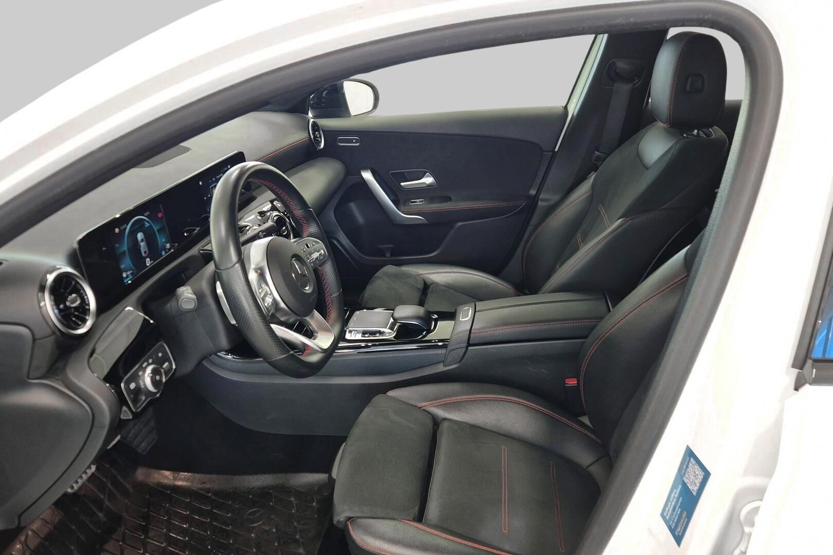 Mercedes-Benz A iso kuva 7