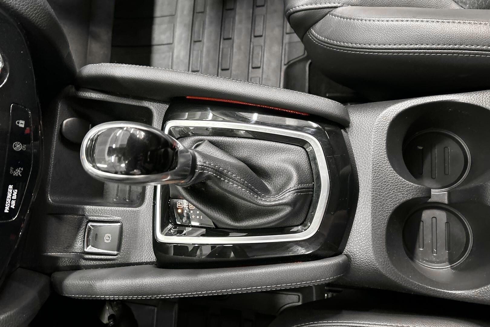 Nissan Qashqai iso kuva 16