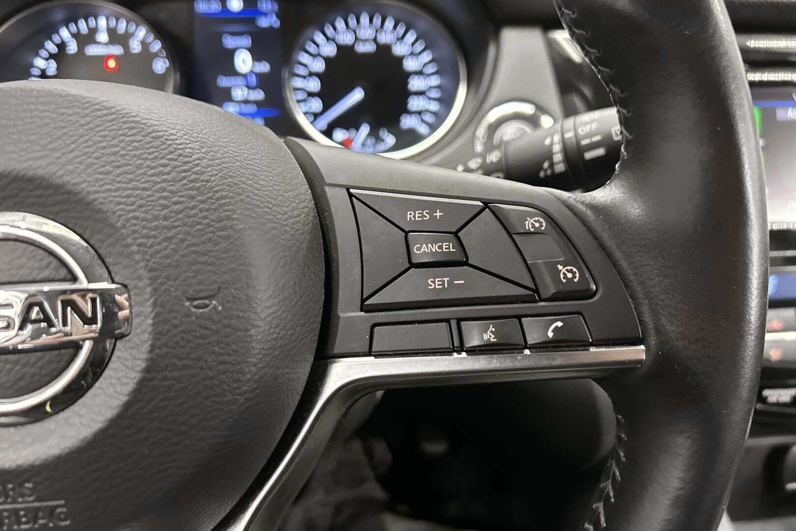 Nissan Qashqai iso kuva 17