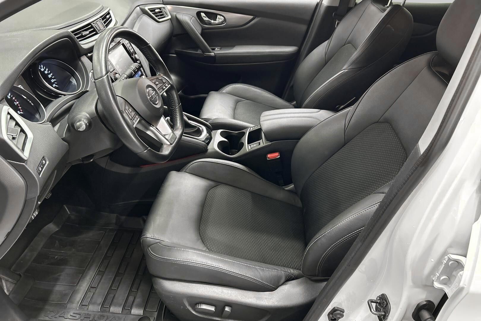 Nissan Qashqai iso kuva 9