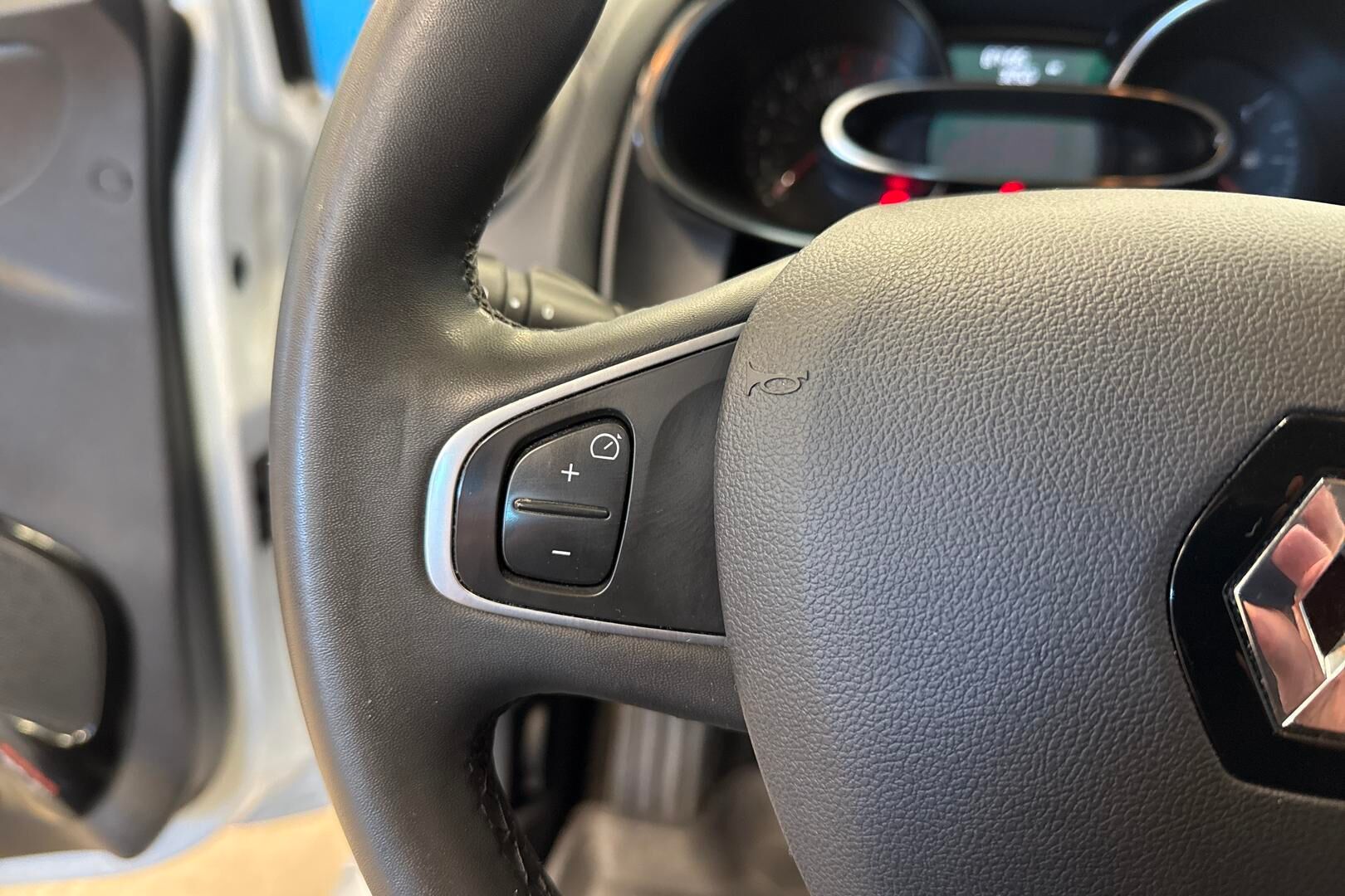 Renault Clio iso kuva 17