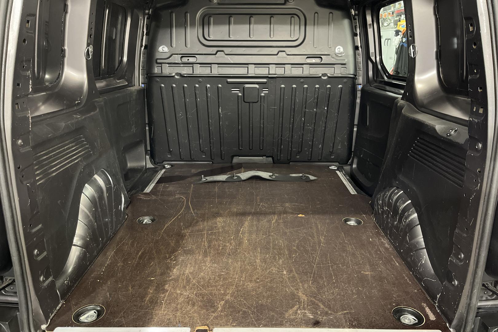Opel Combo iso kuva 10