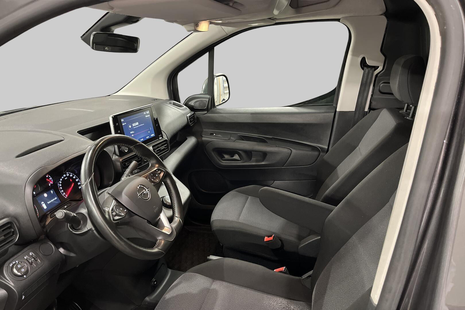Opel Combo iso kuva 9
