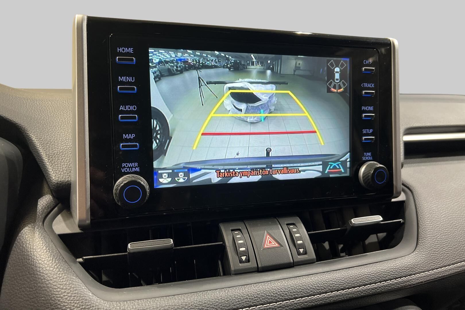 Toyota RAV4 iso kuva 16