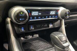 Toyota RAV4 esikatselu 18