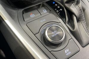 Toyota RAV4 esikatselu 20