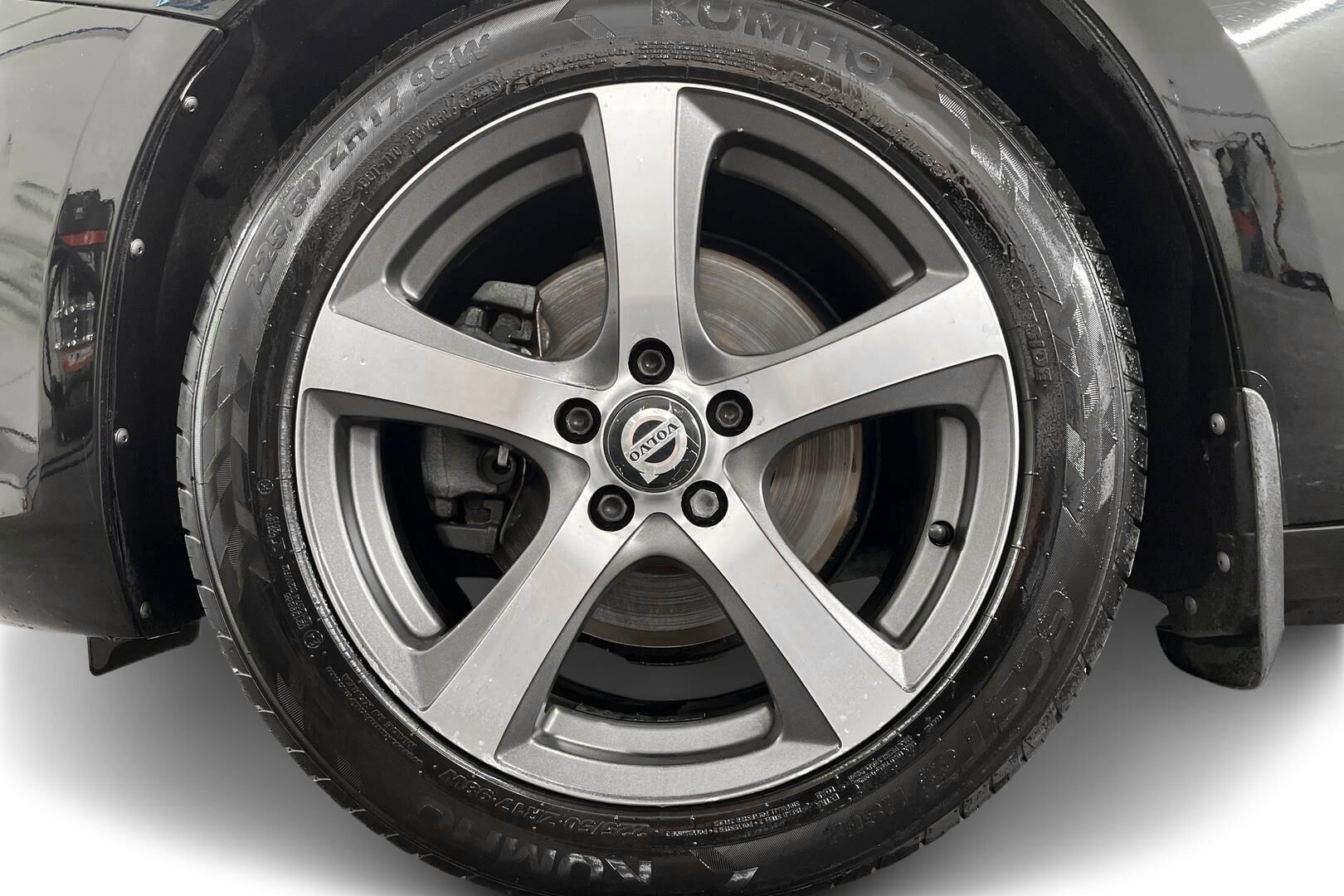 Volvo V60 iso kuva 10
