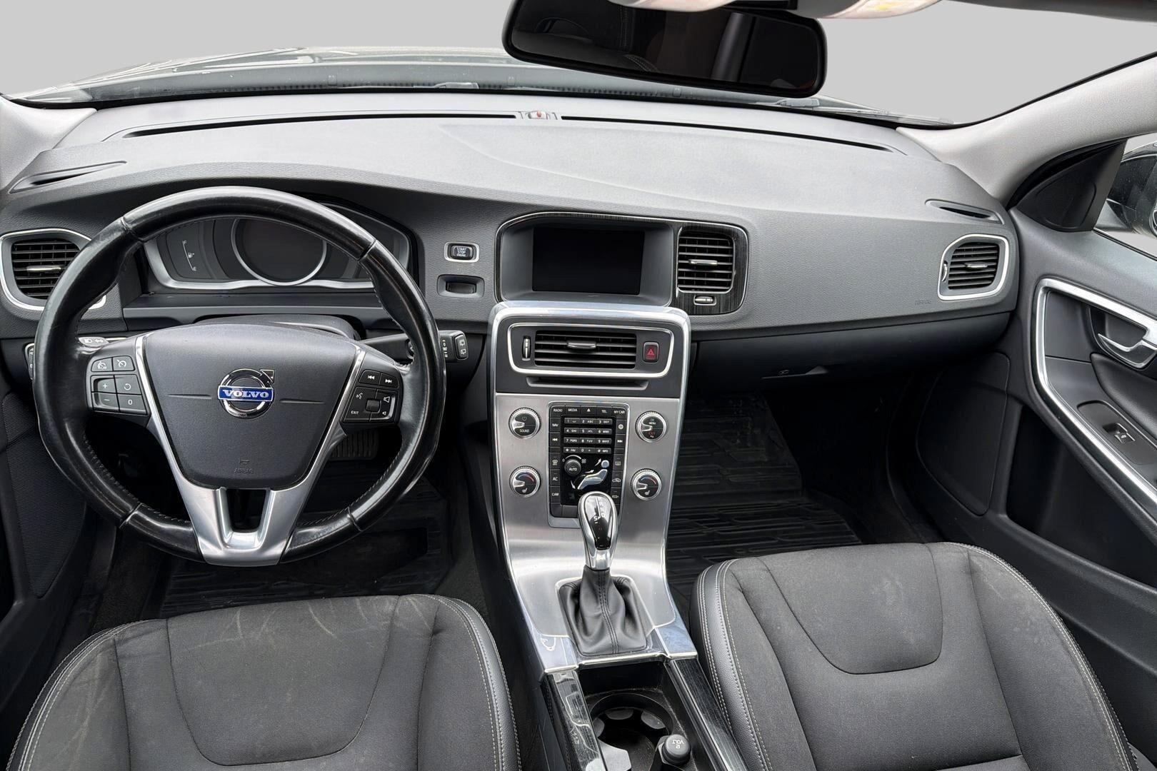 Volvo V60 iso kuva 2