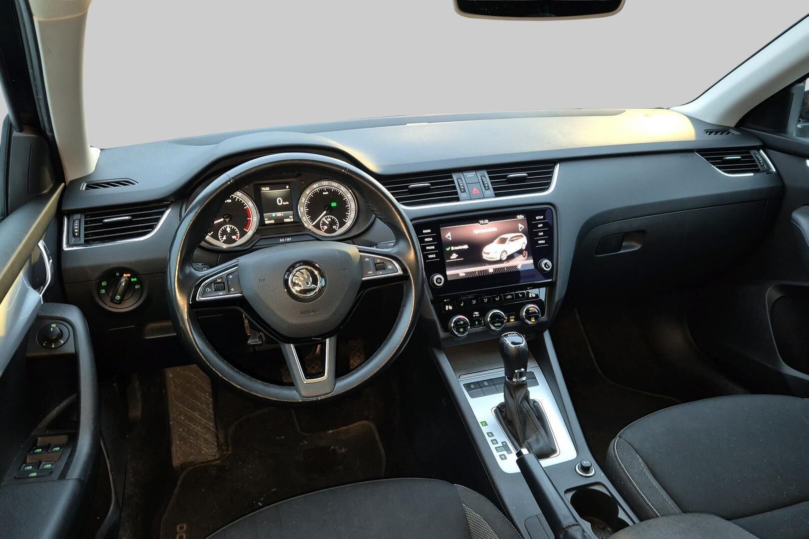 Skoda Octavia iso kuva 1