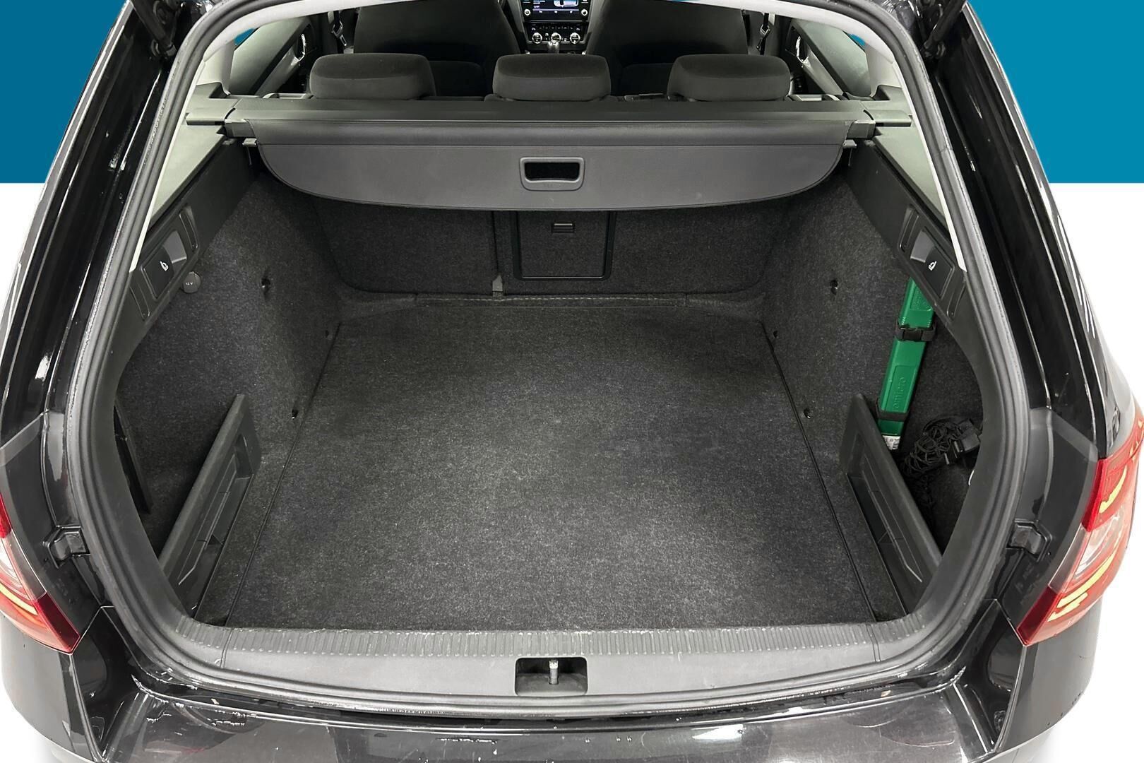 Skoda Octavia iso kuva 11