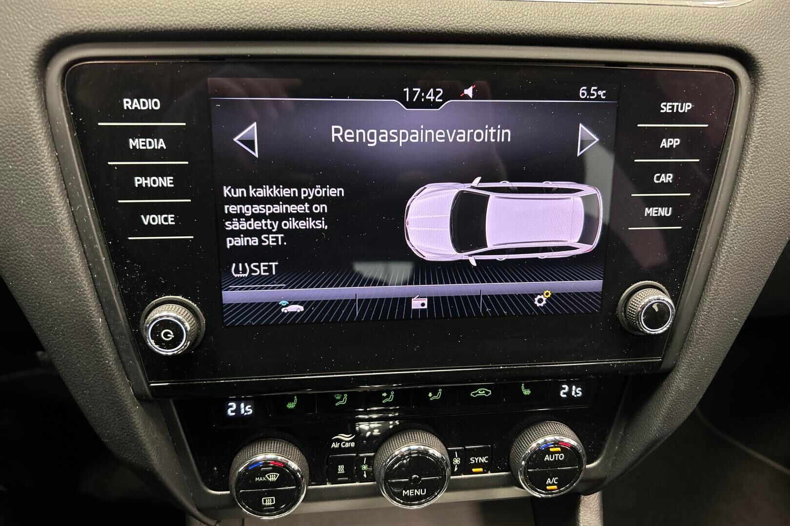 Skoda Octavia iso kuva 15