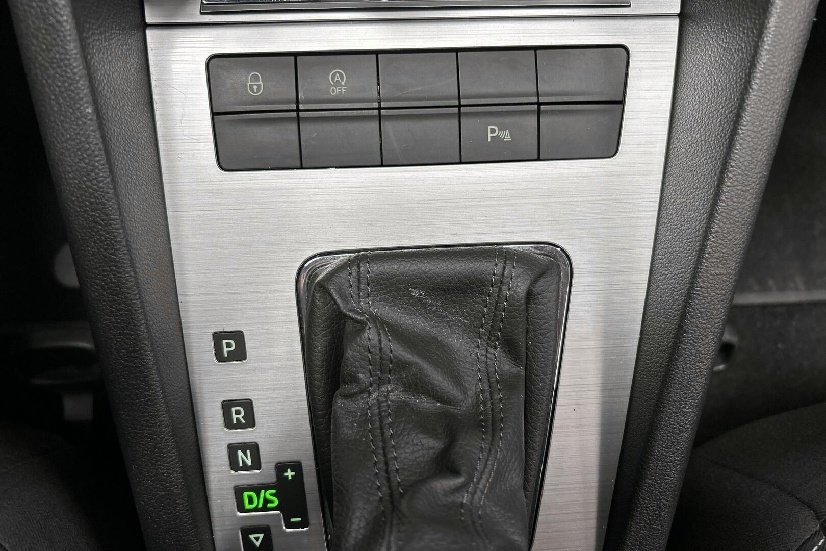 Skoda Octavia iso kuva 20