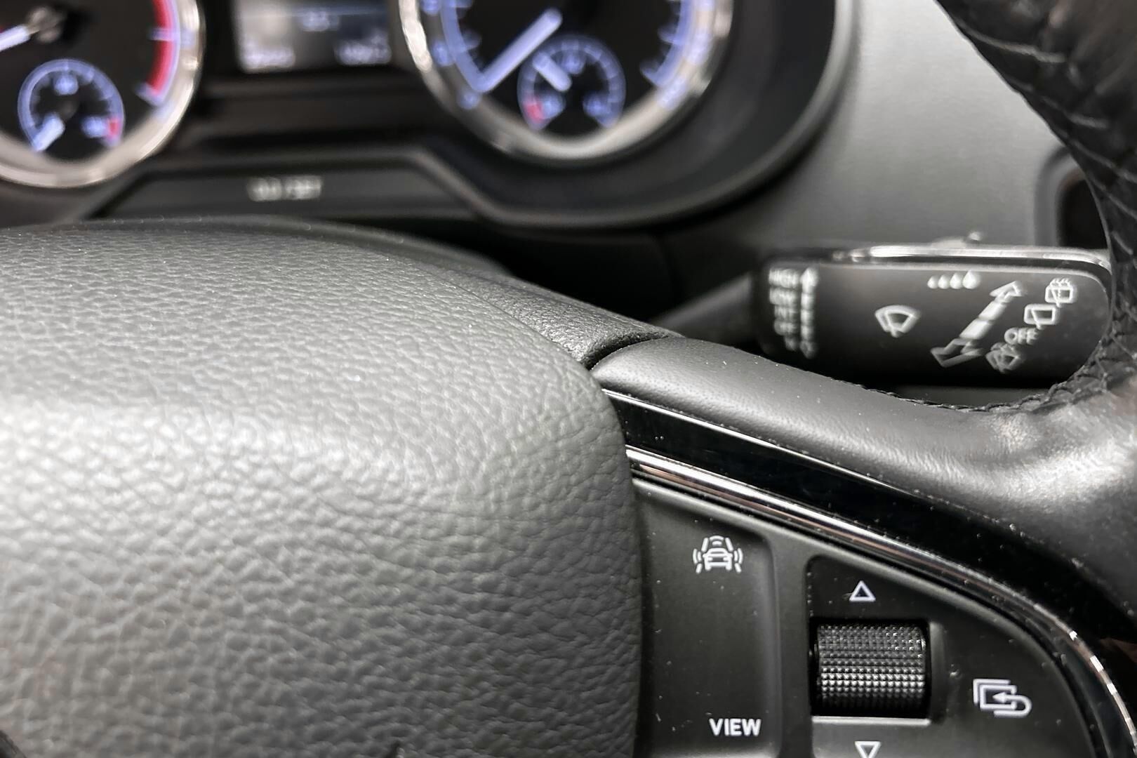 Skoda Octavia iso kuva 22