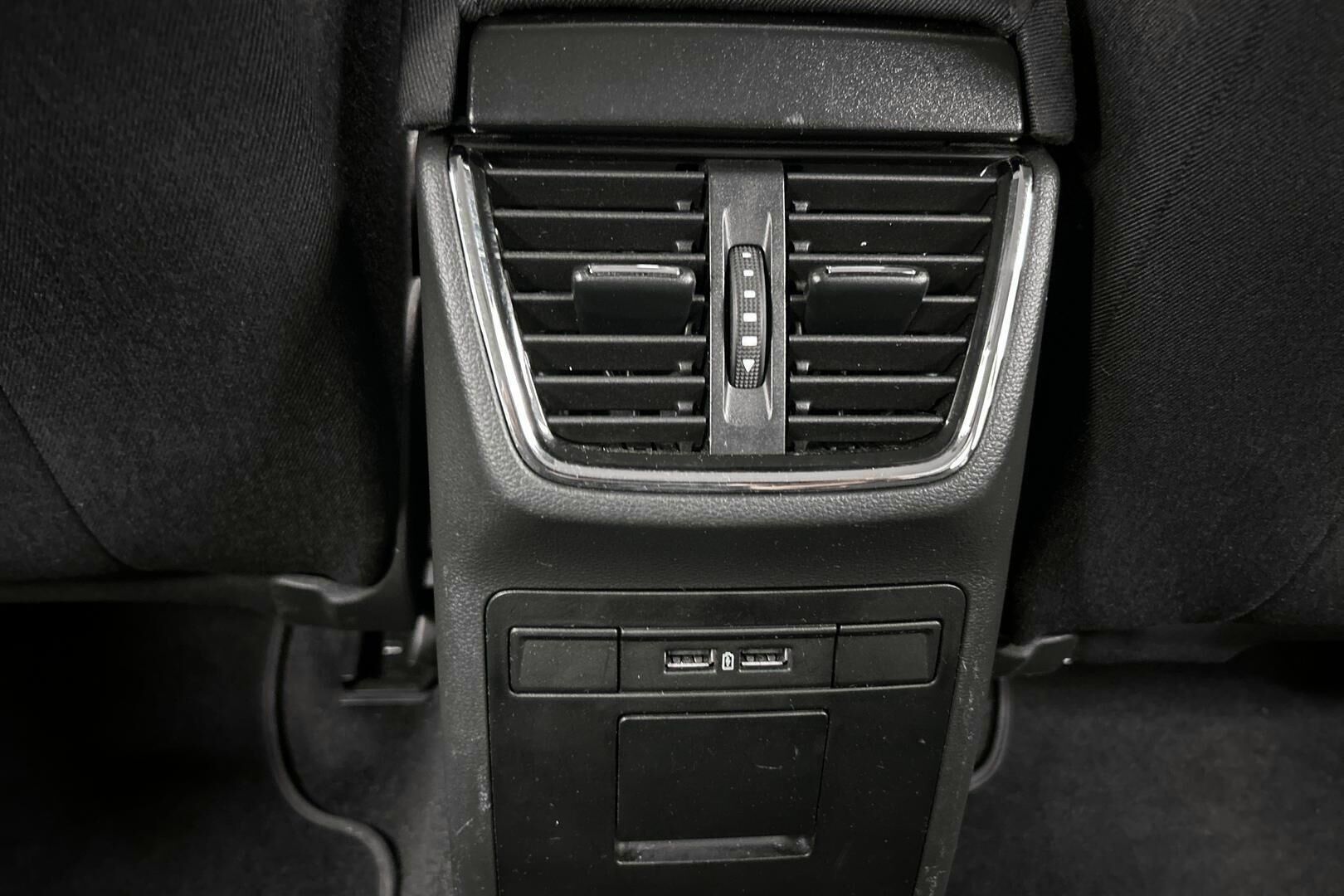 Skoda Octavia iso kuva 28