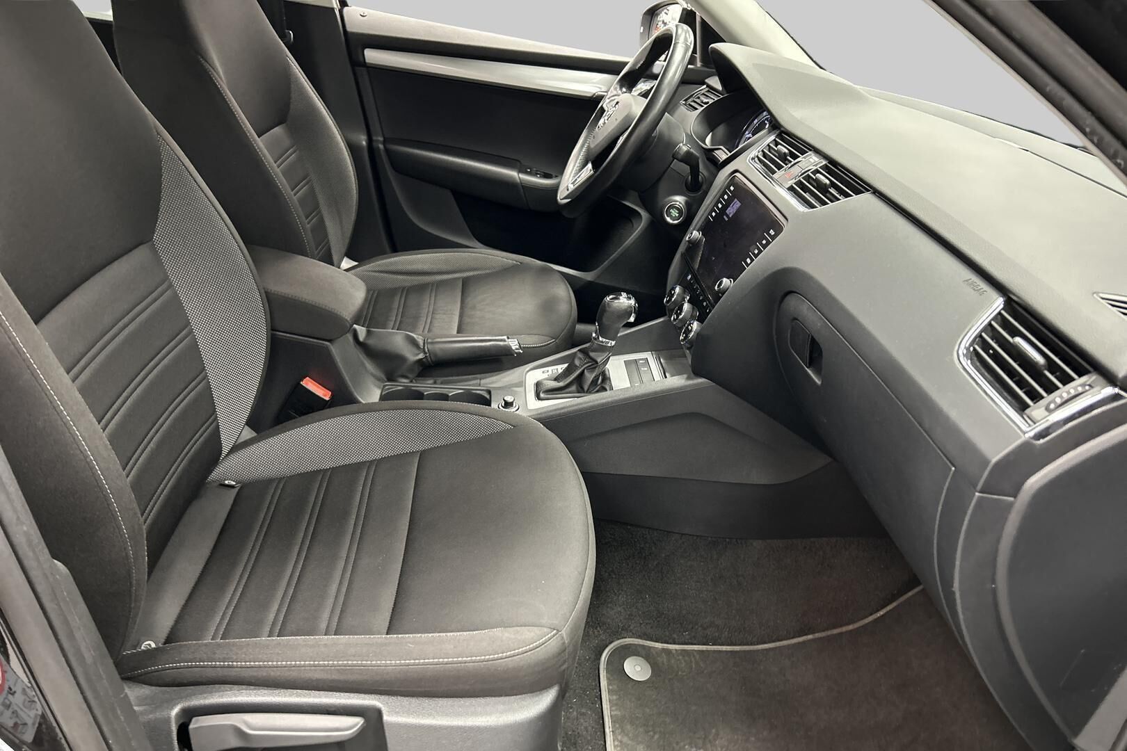 Skoda Octavia iso kuva 29