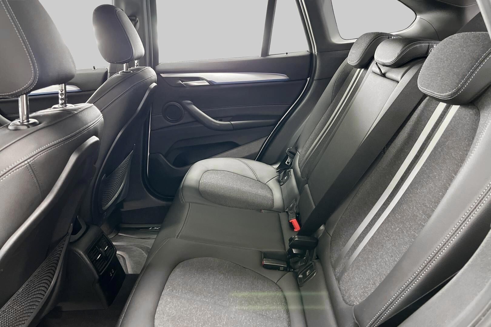 BMW X1 iso kuva 7