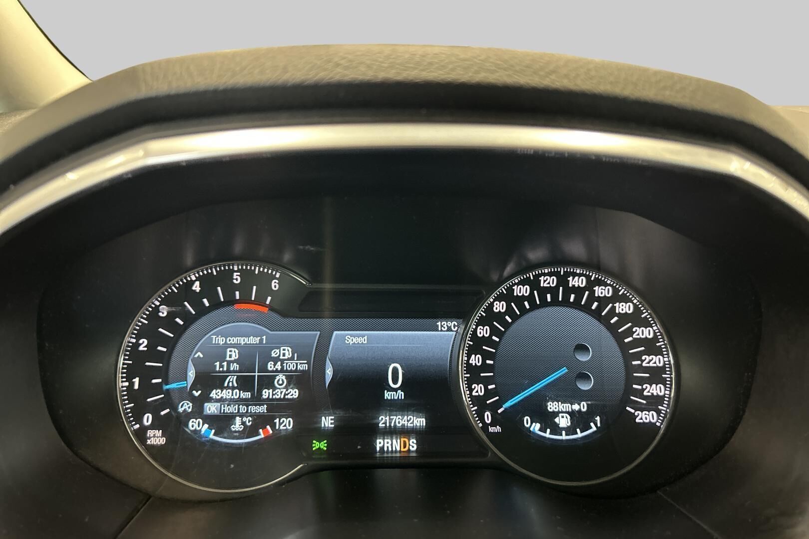 Ford Galaxy iso kuva 13