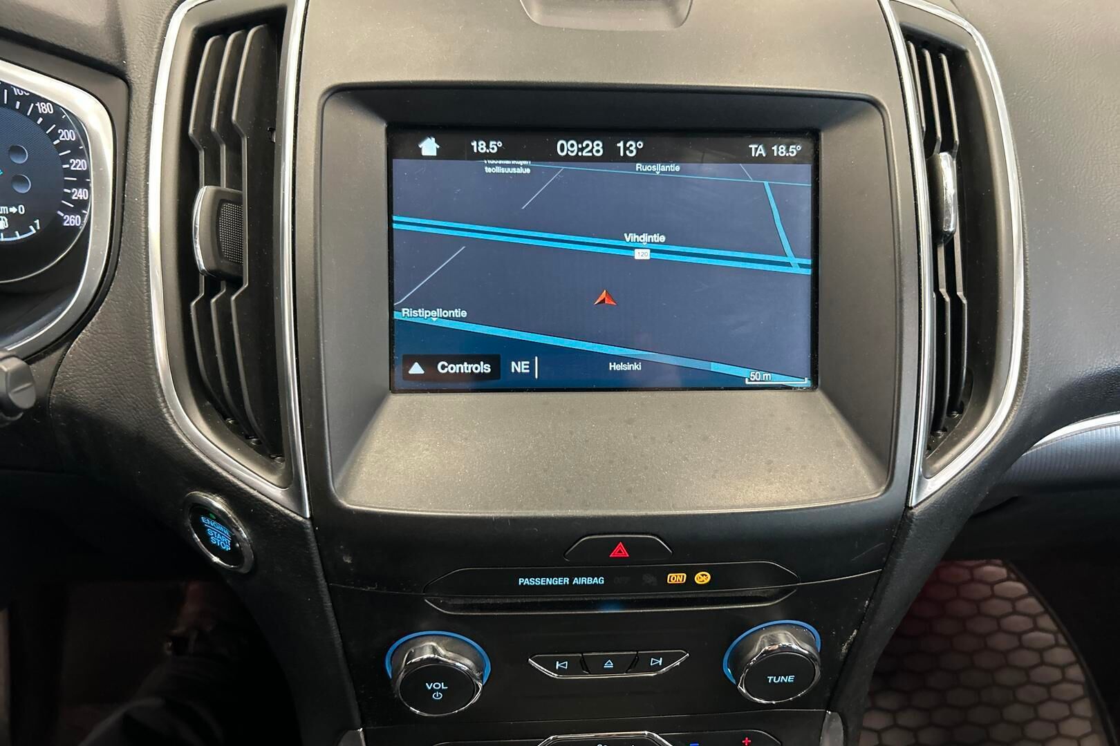 Ford Galaxy iso kuva 17