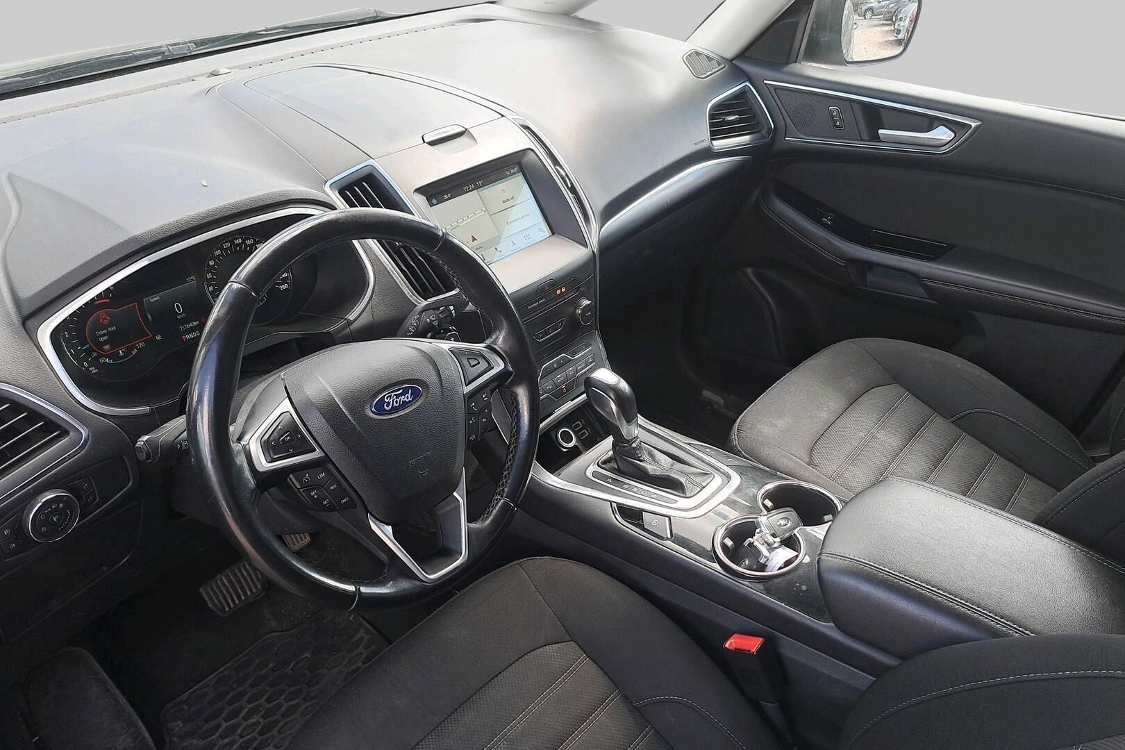 Ford Galaxy iso kuva 2