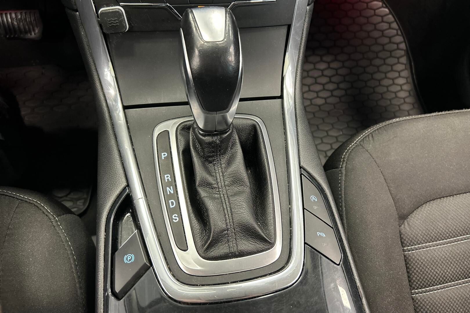 Ford Galaxy iso kuva 19