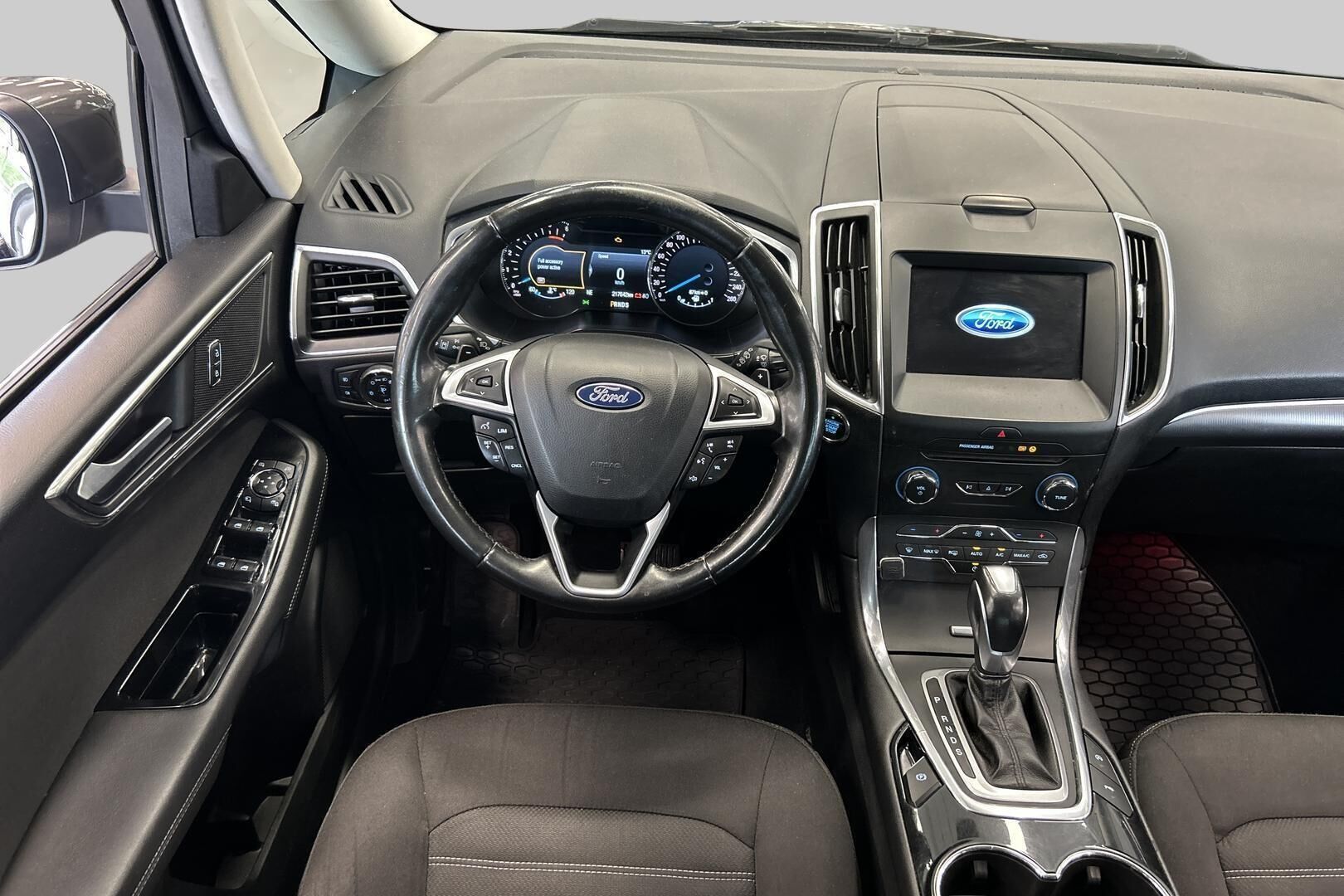 Ford Galaxy iso kuva 25