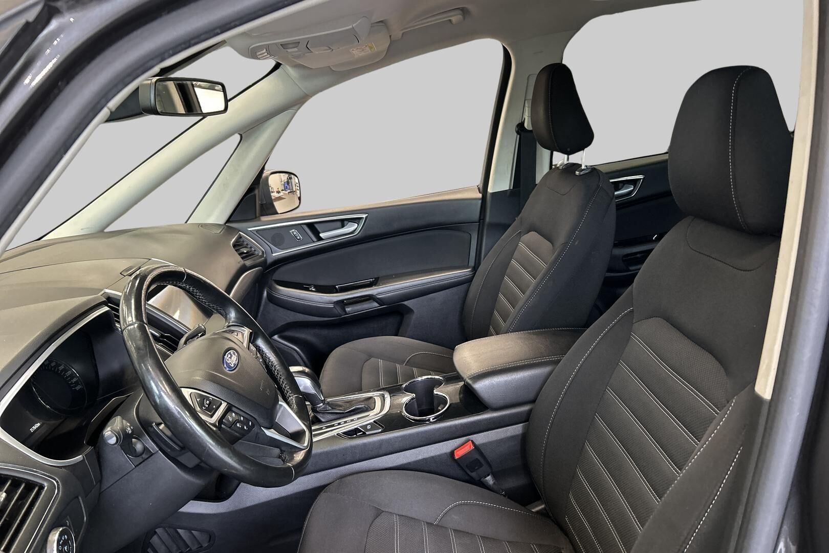 Ford Galaxy iso kuva 8