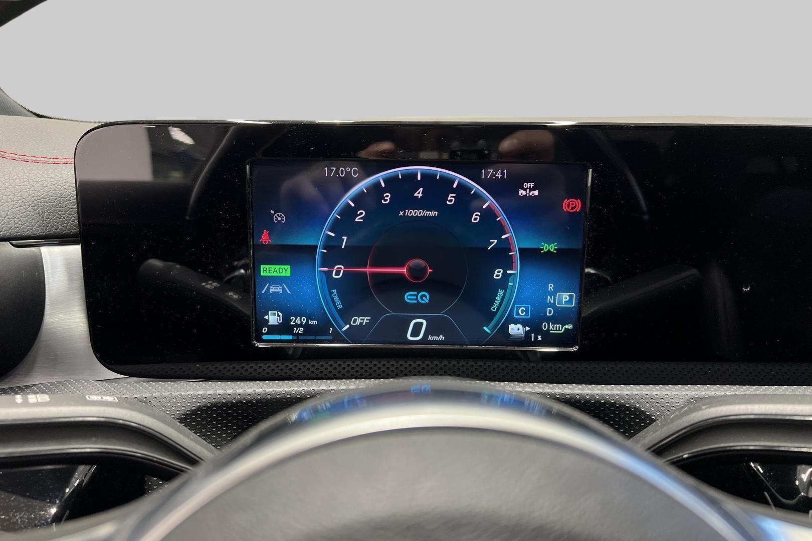 Mercedes-Benz CLA iso kuva 14
