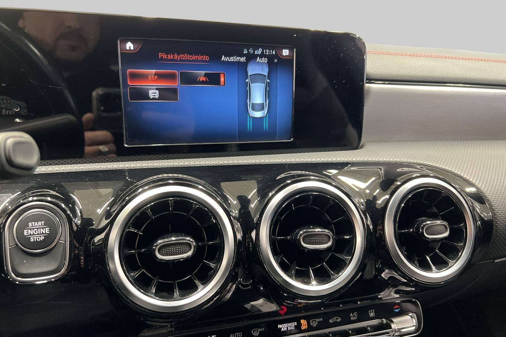 Mercedes-Benz CLA iso kuva 13