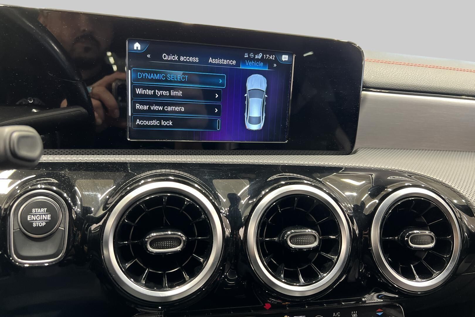 Mercedes-Benz CLA iso kuva 18