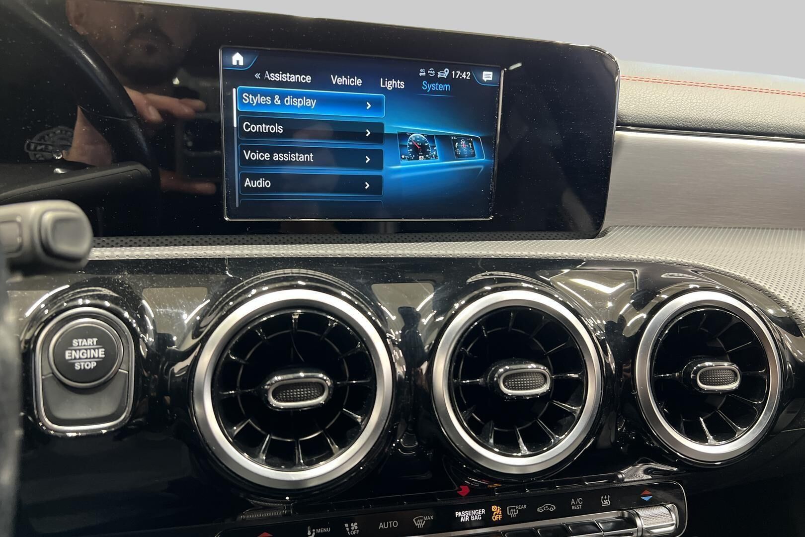 Mercedes-Benz CLA iso kuva 20