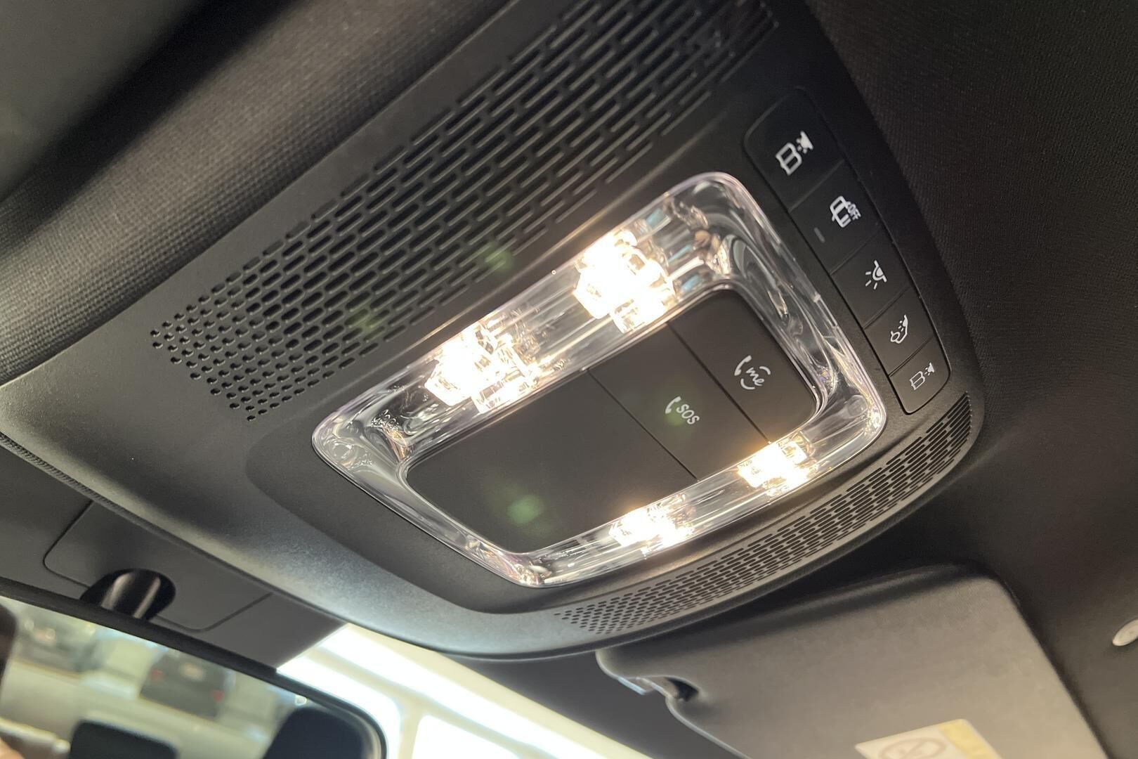 Mercedes-Benz CLA iso kuva 17