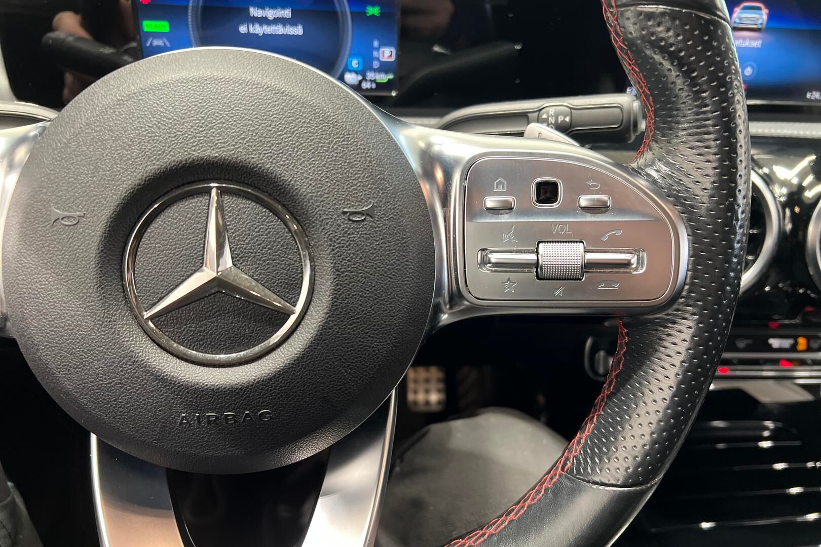 Mercedes-Benz CLA iso kuva 19