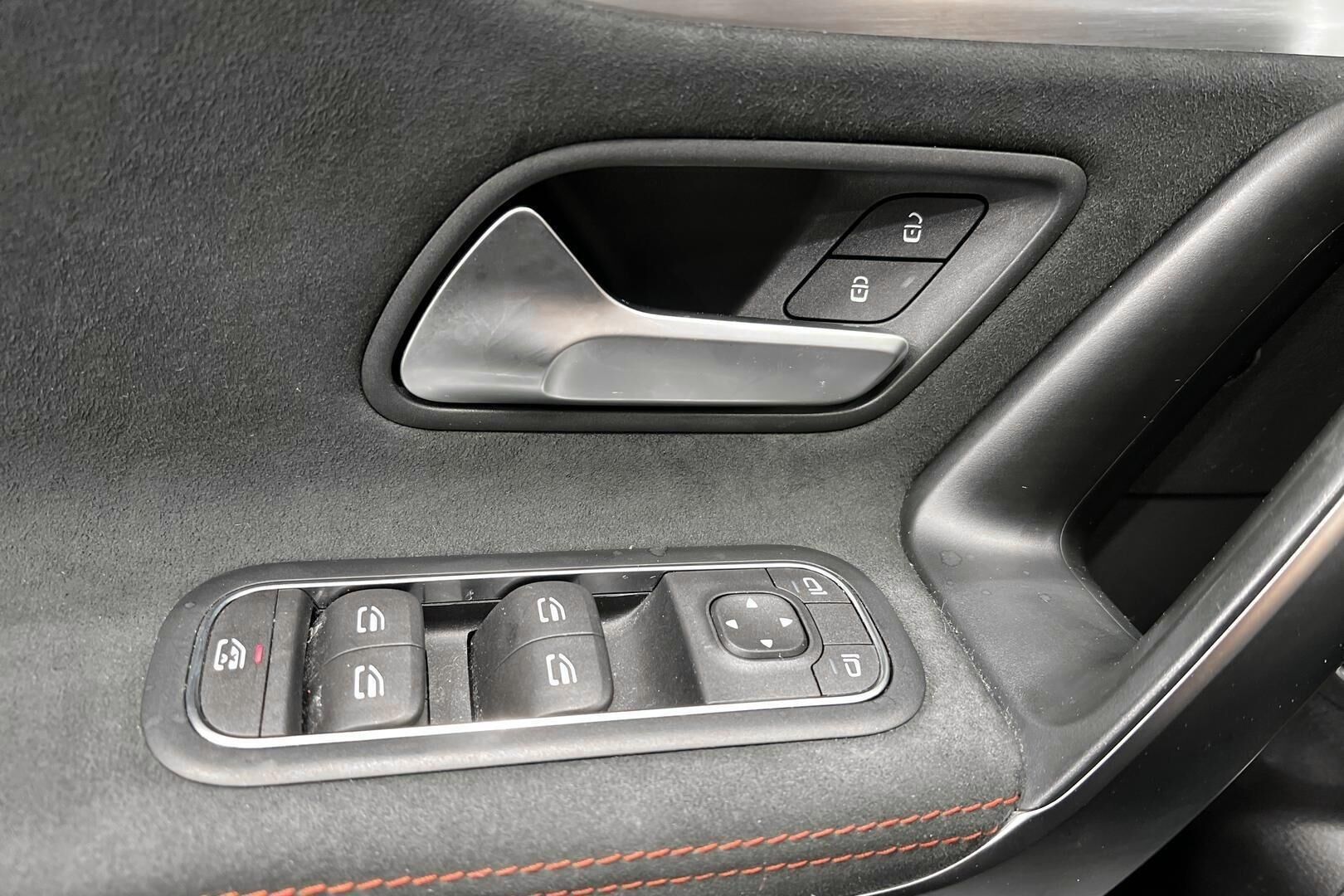 Mercedes-Benz CLA iso kuva 21