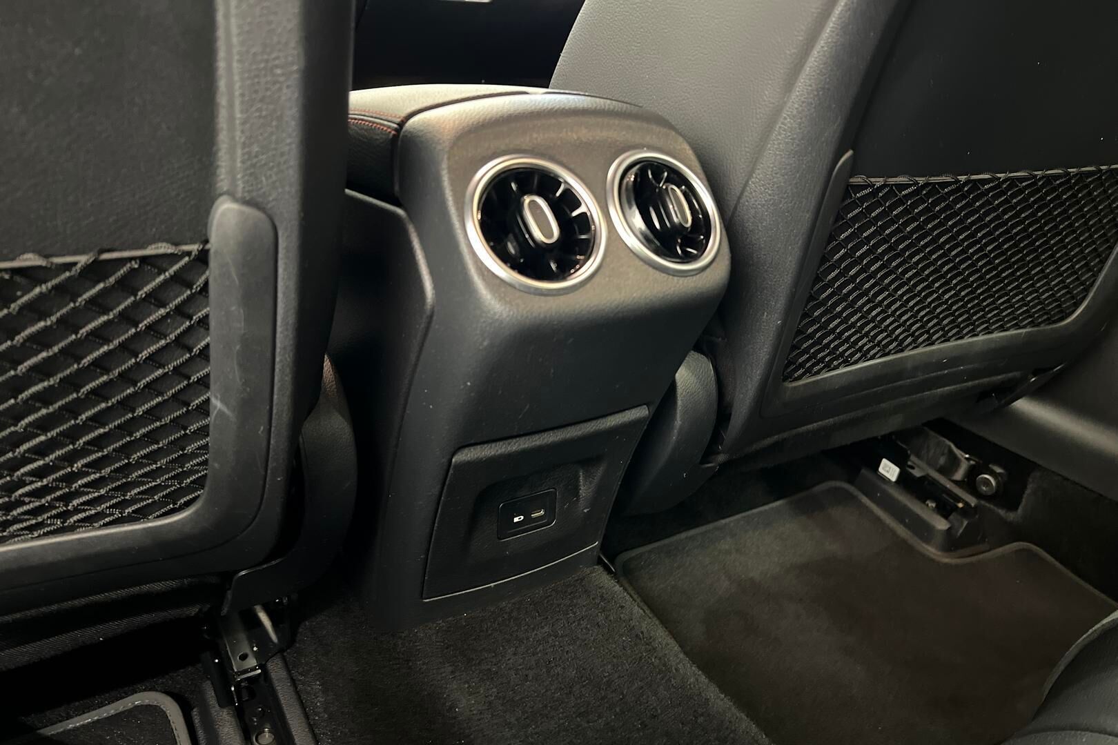 Mercedes-Benz CLA iso kuva 31