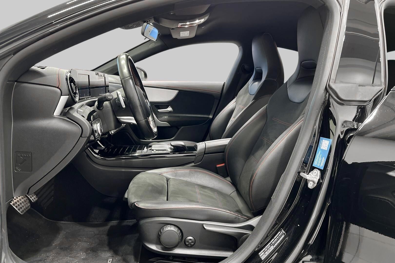 Mercedes-Benz CLA iso kuva 9