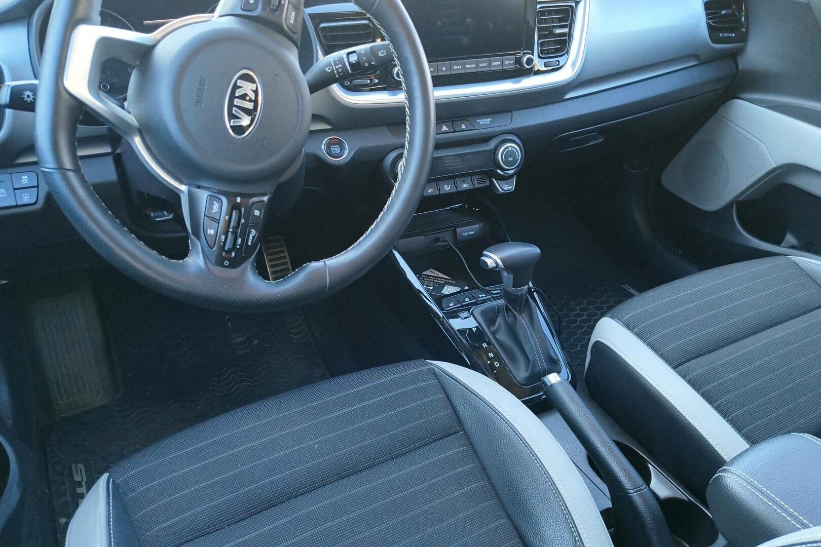 Kia Stonic iso kuva 2