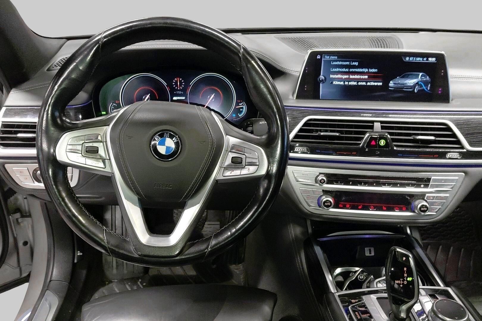 BMW 7-SARJA iso kuva 2