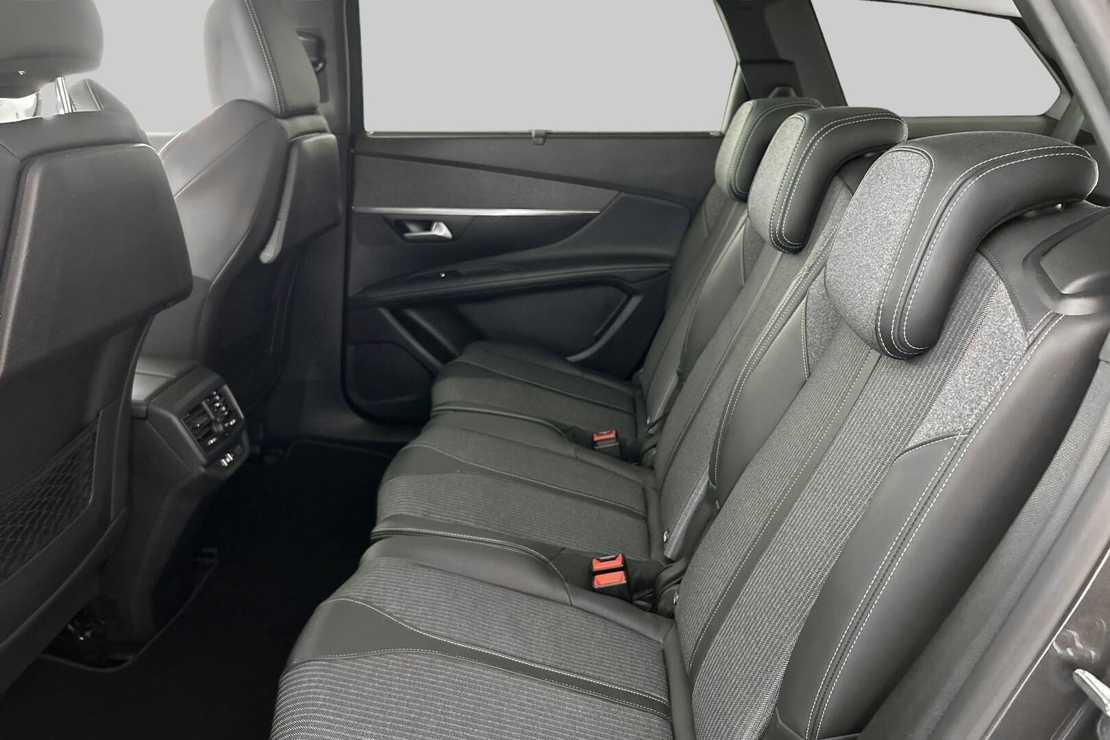 Peugeot 5008 iso kuva 9