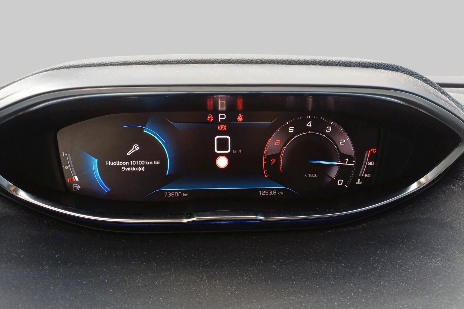 Peugeot 5008 iso kuva 11