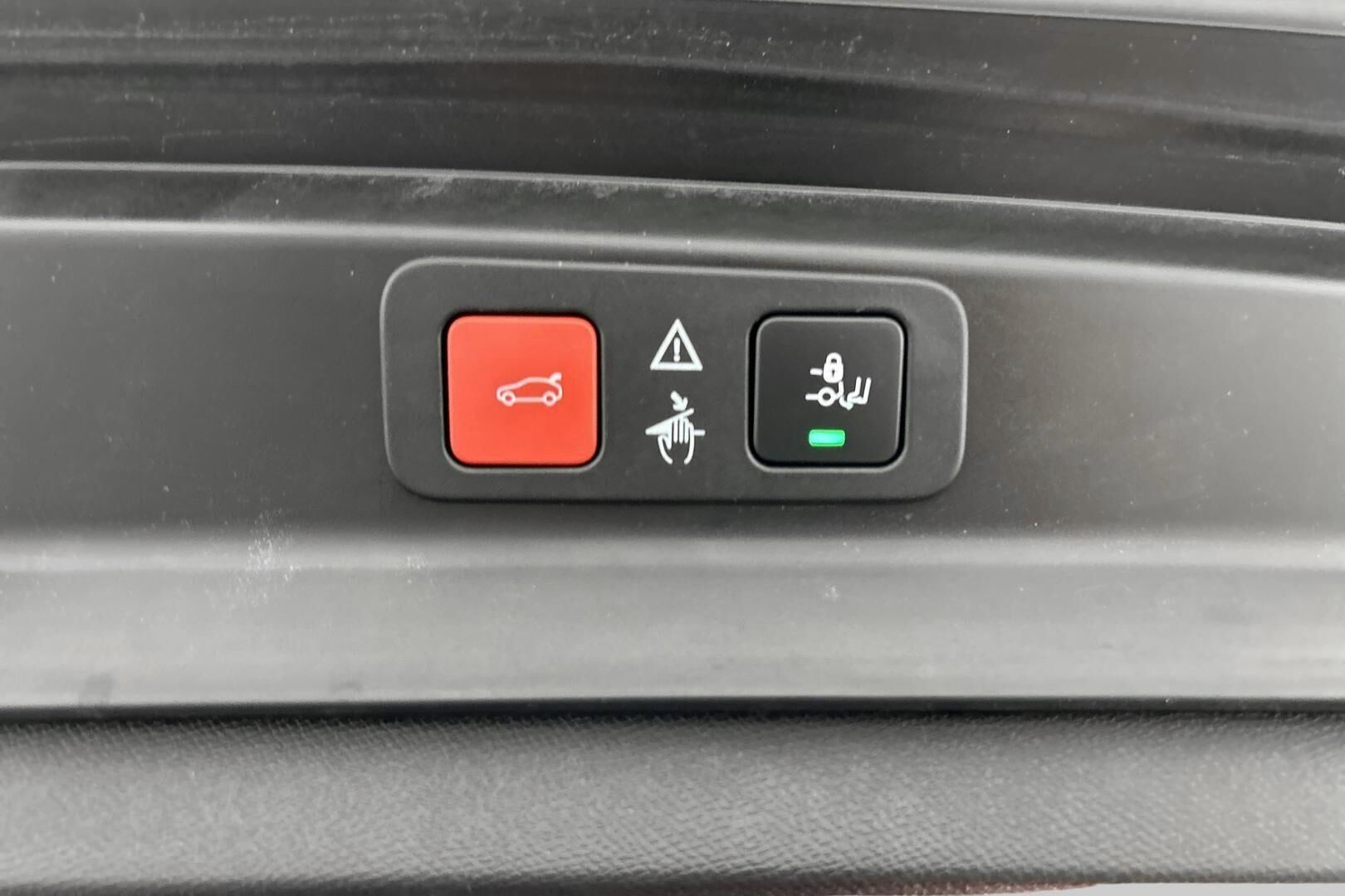 Peugeot 5008 iso kuva 13