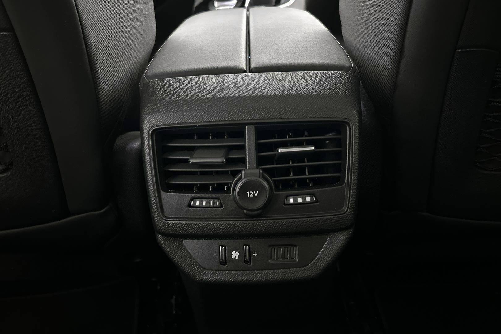 Peugeot 5008 iso kuva 14