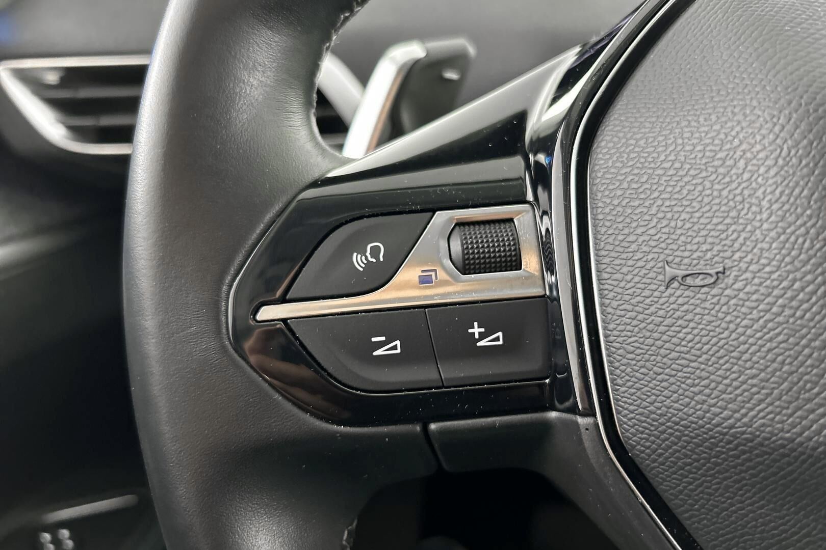 Peugeot 5008 iso kuva 17
