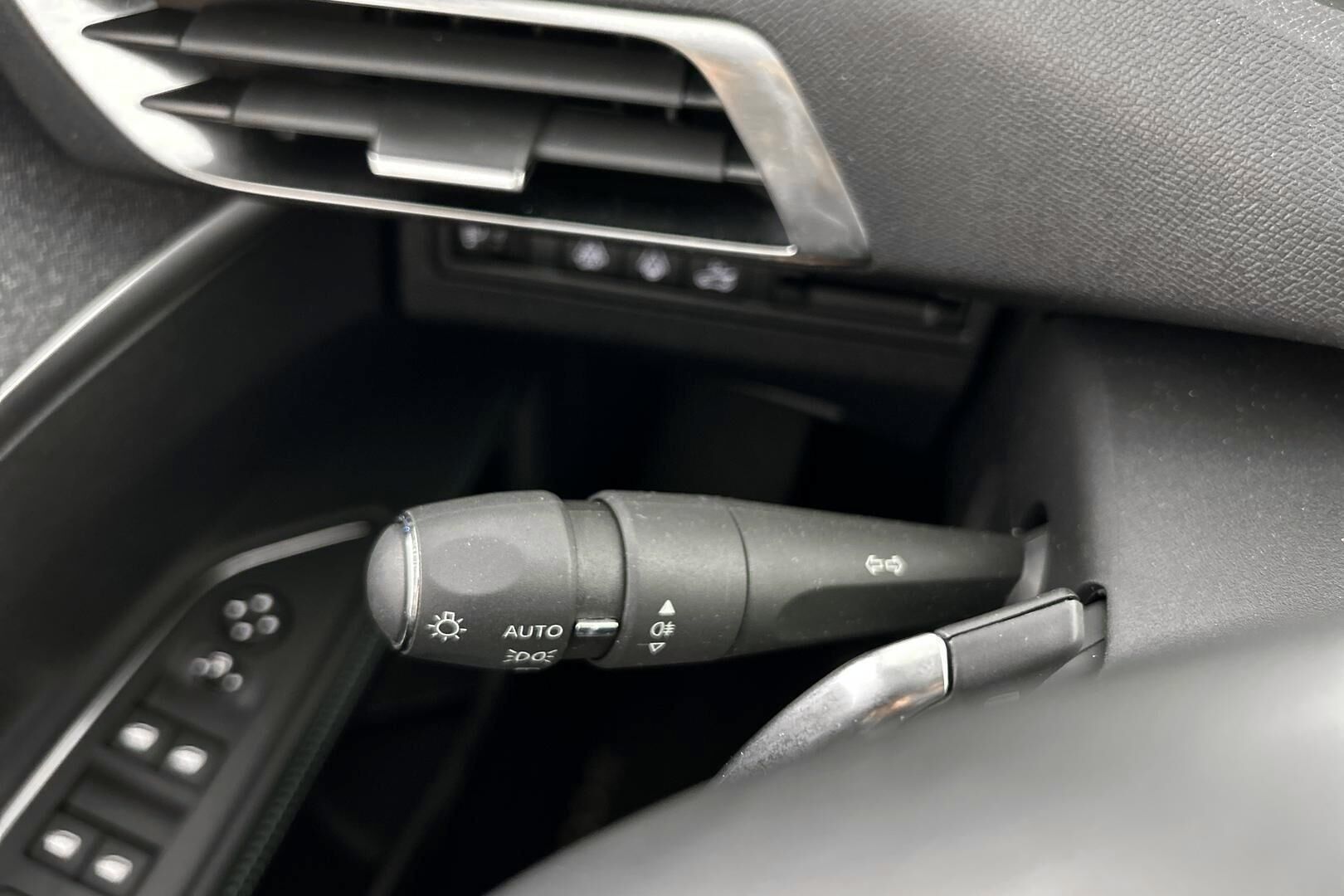 Peugeot 5008 iso kuva 18