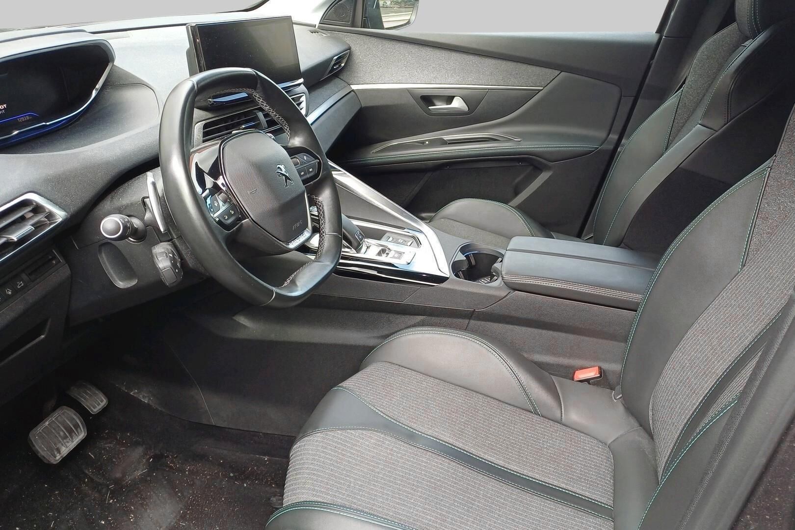 Peugeot 5008 iso kuva 9